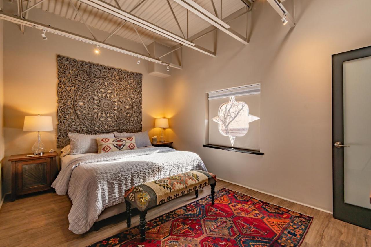 Luxury In The Heart Of Historic Downtown 1050 Sq Ft *