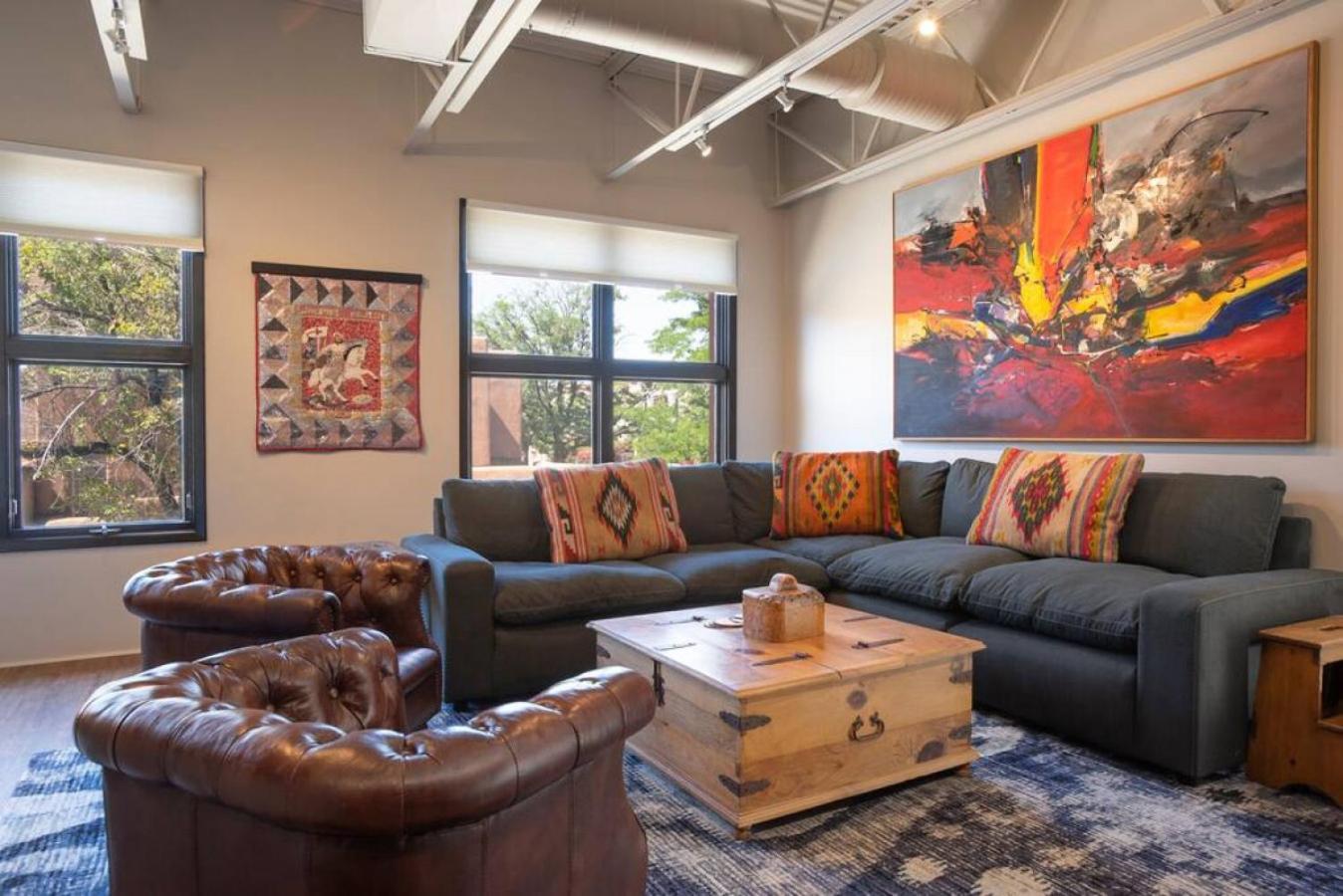 Luxury In The Heart Of Historic Downtown 1050 Sq Ft *